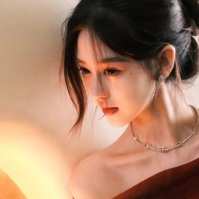 悄悄跟着我