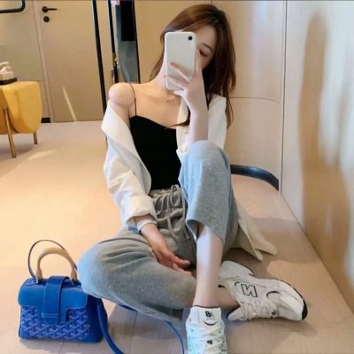 醉卧美人膝，醒掌天下权